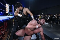 【新日本】大阪城NEVER戦へ成田が黒帯で絞殺 ウルフ屈辱も「五輪金メダリストの力わからしてやる」