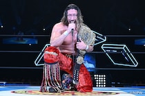 【新日本】辻が新兵器でニューマンからIWGPヘビー奪回 決意の“現世代”宣言「新日本プロレス、覚悟はいいか!?」