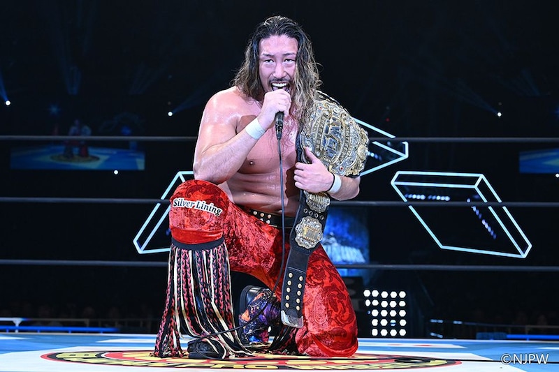 【新日本】辻が新兵器でニューマンからIWGPヘビー奪回 決意の“現世代”宣言「新日本プロレス、覚悟はいいか!?」