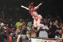 【WWE】イヨがクイーン・オブ・ザ・リング初制覇へ王手 ラケル破って決勝進出