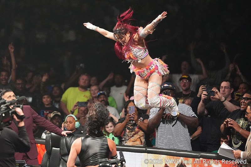 【WWE】イヨがクイーン・オブ・ザ・リング初制覇へ王手 ラケル破って決勝進出