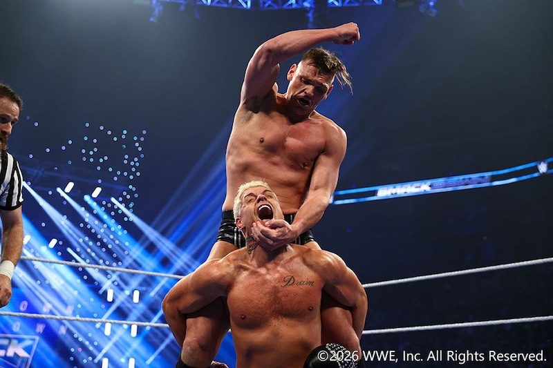 【WWE】コーディとグンターが統一WWE王座再戦も 特別レフェリー・ゼイン暴走で不透明決着 グンターは再々戦を要求
