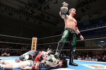 【新日本】アキラが“YOHゲーム”制してIWGPジュニア挑戦決定 王者YOHをベルト殴打でKO 「お前の全てを奪う」