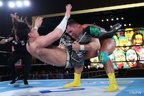 【新日本】オレッグが腕攻め耐えてジェイクに豪快勝利 「毘沙門チンで勝ったよ」