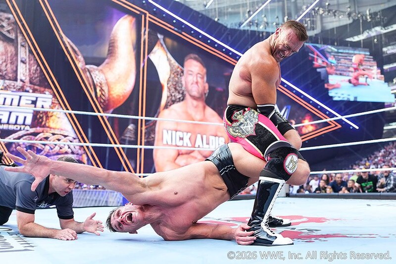【WWE】元スマックダウンGMオールディスが3年ぶり復帰で奮闘もグンターが絞殺