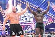 【WWE】オバ・フェミがヘル・イン・ア・セル戦で新旧怪物対決制す レスナー「お前がWWEの未来だ」
