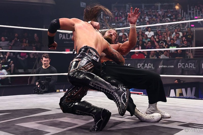 【AEW】ジェイ・ホワイトが「コンチネンタル・チャレンジ・カップ」1回戦で旧知フィンレーを撃破