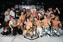 【DDT】新宿FACEでの最後のビアガーデンプロレス ユニットシャッフル6人タッグ戦で大団円