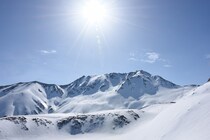 まもなく解禁！ 初滑りの立山’25-26シーズンのバックカントリーツアー情報