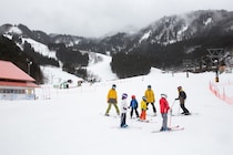 富山の「あわすのスキー場」は、「日本一優しいスキー場」だ