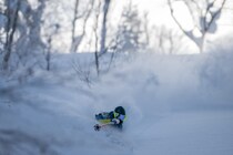 「日本で一番上手い」と称されるスキーヤー｜坂本豪大の攻めたスキーライフ