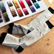 足から自然と身体を繋ぐ「歩むsocks」―山岳ガイド旭立太がつくる靴下が完成！