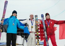 オリンピアたちのパイプトリックを可能にしたスキー｜男子スキーハーフパイプ