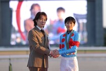 【チャンピオンズC】佐々木蔵之介がプレゼンターとして登壇「手に汗握る激闘に心震えた」