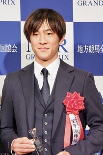 【NARグランプリ2025】「全国で活躍する騎手に」232勝＆東海優駿制覇…望月洵輝、飛躍のシーズンで新人賞