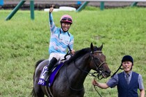 ブローザホーンが乗馬へ
