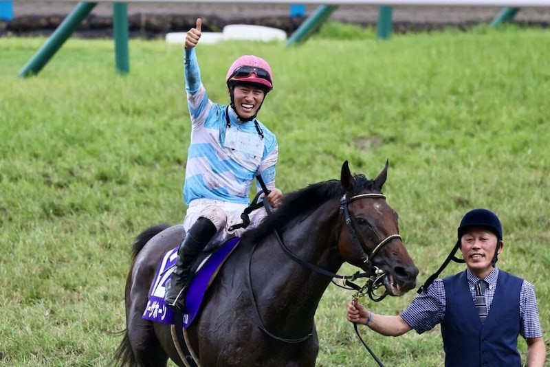 ブローザホーンが乗馬へ