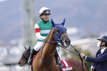 【フィリーズレビュー】10番人気ギリーズボールが差し切りV…西塚「素晴らしい反応」桜花賞切符