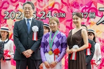 【オークス】倉科カナ、東京競馬場でのオフショット公開…“歴史的瞬間”に「胸がすごく熱くなりました」
