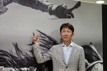 武豊「札幌ならではの楽しみがある」 牧場関係者との交流に笑顔…40周年特別展が札幌で開幕