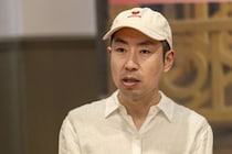 武井亮師「一頭での移動を好まないので」シュトラウス4度目の海外遠征、シックスペンス同行が助けに