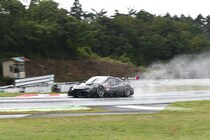 ホンダ・プレリュードGT、シェイクダウンで雨のSUGOを34周。牧野任祐＆山本尚貴がステアリング握る