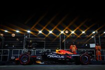 角田裕毅、シンガポールGP初日はフロントのグリップに苦労「でも、終盤には徐々に改善した」　フロントウイングはフェルスタッペンとは”異なる”スペック