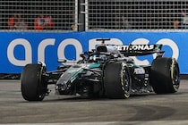 止まり切れずウォールに正面からズドン。ラッセルはFP2のクラッシュを不思議がる「スピードも落としてたのに」