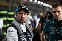 「これ毎周やるなら切るぞ！」単調なレースで光った痛快無線。7位アロンソがまさかのドライバー・オブ・ザ・デイ選出