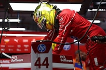 ハミルトン、ブレーキトラブルでラップタイムが30秒超遅く……フェラーリ代表「安全性に問題なし。彼はゆっくり走ったから」