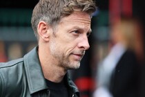 ハミルトン、2026年は勝負の年になる？　元同僚のジェンソン・バトン「復活するか、引退するか決めることになる」