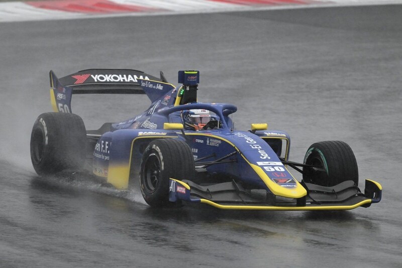 小出峻を襲った人生初の珍事。冷却用ファンを取り付けたままスタート「あまりに大きくて笑ってしまった」　”経験豊富”な小林可夢偉超え？