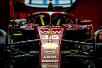 F1メカ解説｜フェラーリSF-25が抱える問題が、過酷なシンガポールで顕在化