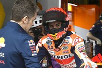 F1サインツJr.、二輪で復活王座のマルク・マルケスを大絶賛「MotoGPのアイルトン・セナだ