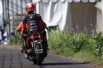 【MotoGP】インドネシア転倒は「僕の判断ミス」とベッツェッキ。痛む身体でオーストラリアGPに臨む