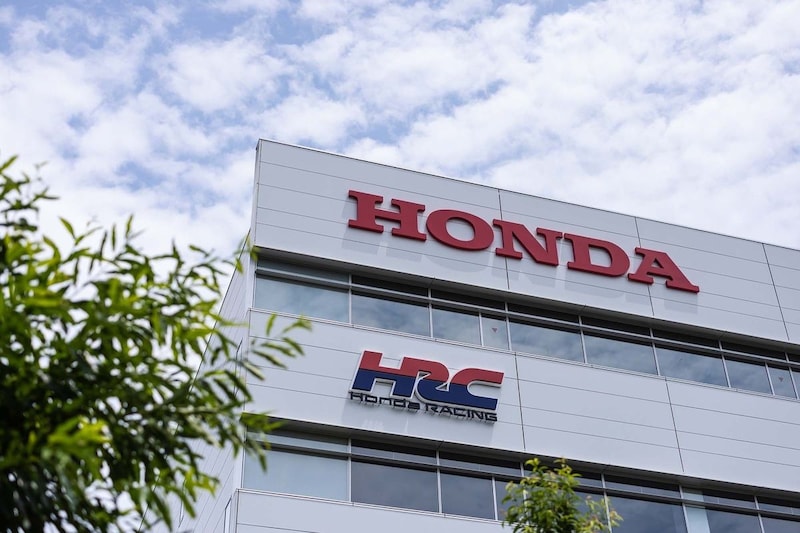 アストンマーティンF1代表、HRC Sakuraを視察……ホンダとの連携に自信「彼らは速いマシンを作るために必要な全てのことをしている。励みになるよ」