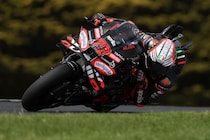 【MotoGP】オーストラリアGP初日圧倒ベッツェッキ、それでも「勝つのは難しい」とチーム覚悟。ペナルティ重くのしかかる