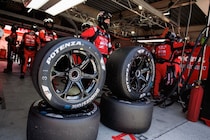 スーパーGT、2027年からのタイヤワンメイク化を発表。メーカー選定に向け入札を実施