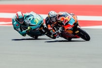 Moto3オーストラリア決勝｜トップ2の異次元バトル！　今季王者に輝いたルエダが貫禄勝利。日本勢は古里8位