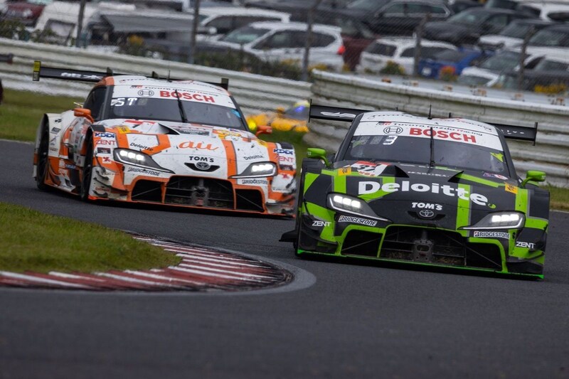 王者トムスがまさかのダブルリタイア。フロントグリルの汚れがトラブルを誘発か……au坪井「運が悪かったとしか言いようがない」|スーパーGT第7戦オートポリス