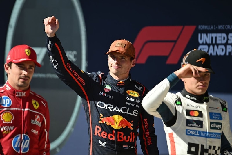 フェルスタッペンの脅威増大！　それでもマクラーレン、”可能性がある限り”片方のドライバーを見捨てず