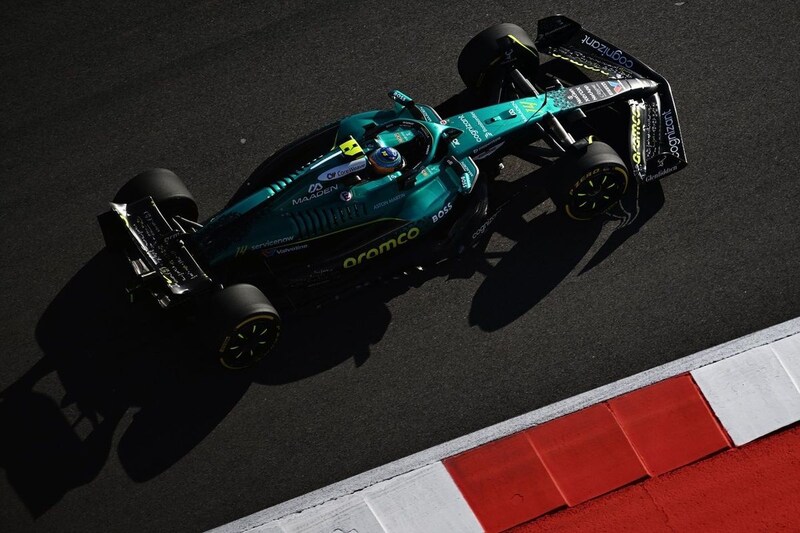 アストンマーティンは9番手のチーム？　アロンソの辛口評価に、チームは「詳細な分析が必要」