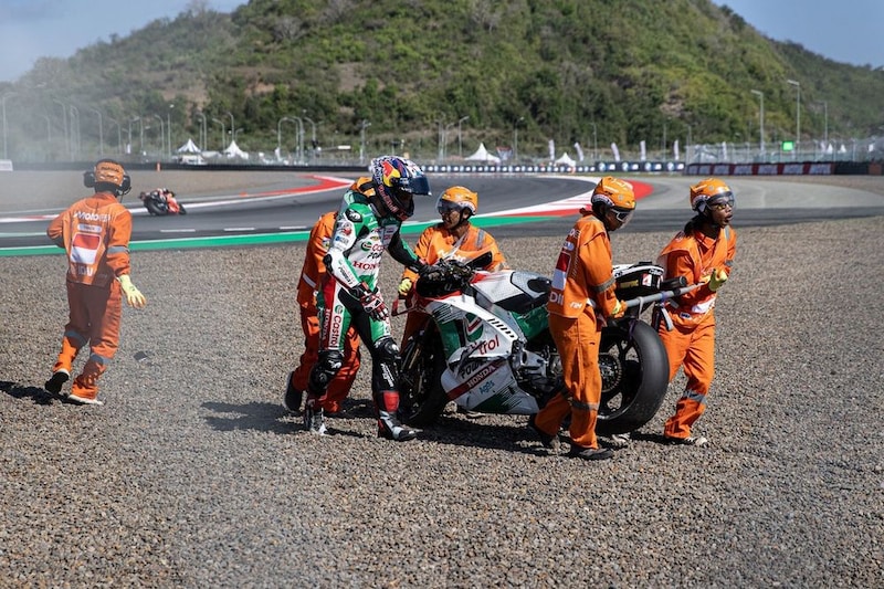 【MotoGP】予選終盤にコケたら諦めなさい！　MotoGP、黄旗によるタイムアタックへの影響軽減目指す。ラスト3分の転倒で復帰不可