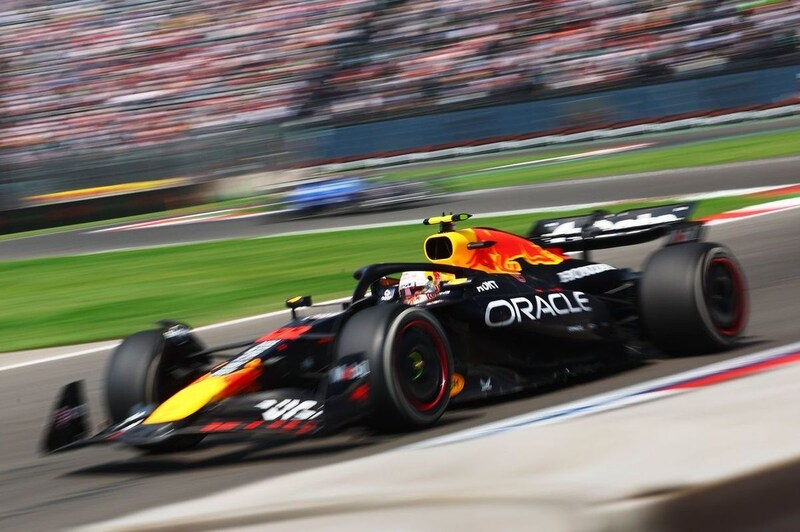 F1メキシコシティGP FP2速報｜フェルスタッペン連勝に向けて視界よし、最速タイムをマーク。角田裕毅は7番手