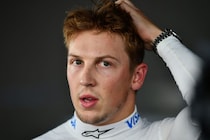 あわや大惨事！　F1メキシコシティGP決勝レース中に、マーシャルが無許可でコース上に侵入……ローソンと接触寸前「轢いてしまうところだった……」