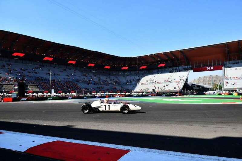 角田裕毅がRA272でデモ走行。ホンダF1初優勝から60年を記念……三部敏宏社長「今後もホンダは、皆さんに感動をお届けする」