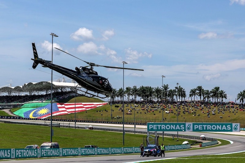 集中力を保てない……Moto3大クラッシュ後のレース開催判断と情報共有不足にMotoGPライダーたちが不満