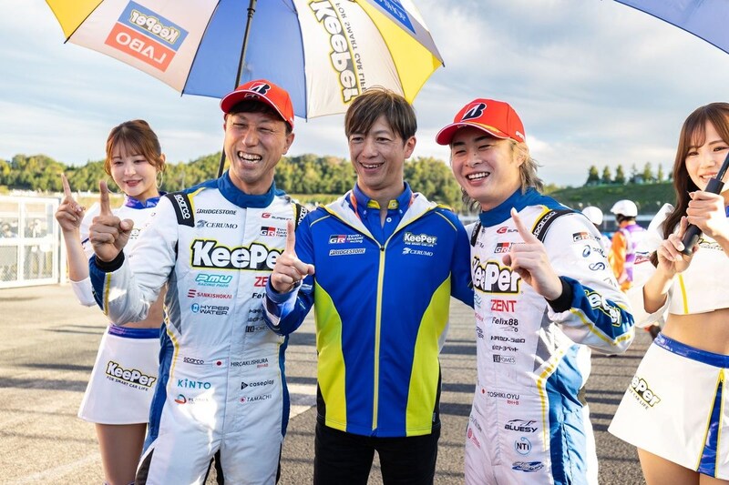 王座争うKeePer CERUMO vs au TOMSのフロントロウ対決に。大湯都史樹が値千金のポール｜スーパーGT最終戦予選レポート