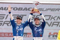 【スーパーGT最終戦】マッハ号の塩津＆木村、鈴鹿での雪辱を果たす。タイヤ無交換でもてぎの最終戦を制覇「ちゃんと表彰台に乗れて良かった。ふたりで嬉し泣き」