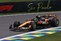 ランキング首位のノリスが首位発進も、レッドブル＆フェラーリ爪を隠す。角田は痛恨のクラッシュで最下位20番手｜F1サンパウロGP フリー走行1回目